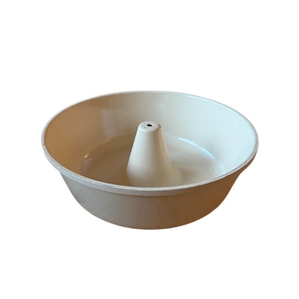 Regal Ware Microware Angel Food Tube Bundt Cake‎ Pan 11in White Speckled